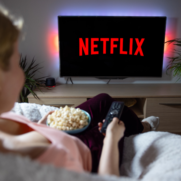 Netflix październik 2021 obraz gówny - dobry serial