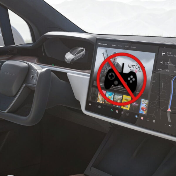 Tesla - dezaktywacja Passenger Play