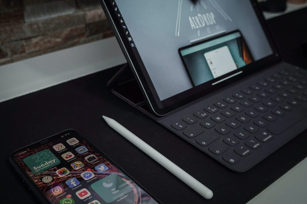 macbook oraz ipad z apple pen