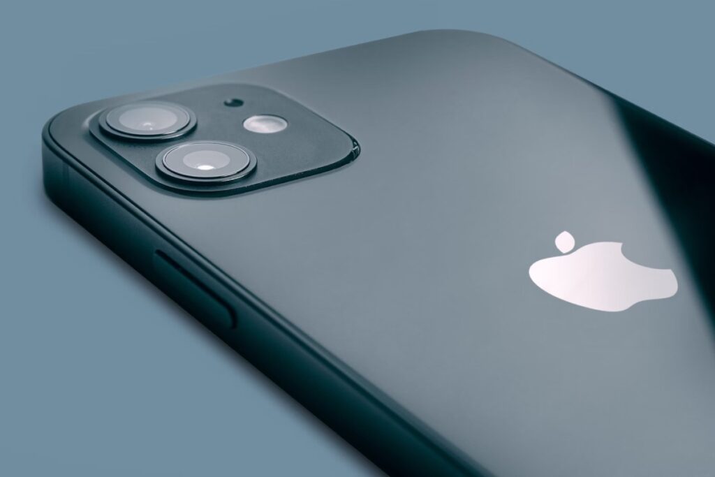 ciemna obudowa smartfona apple iphone