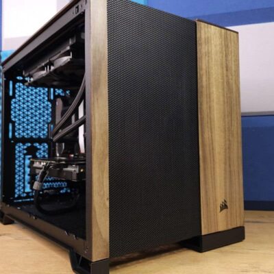Przewiewna obudowa komputerowa Corsair 2500D Airflow z zamontowanymi wstawkami drewnianymi